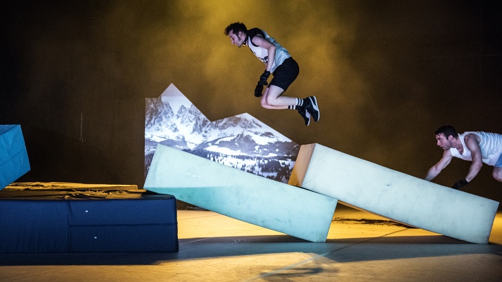 Anestis Azas The Dogs 03