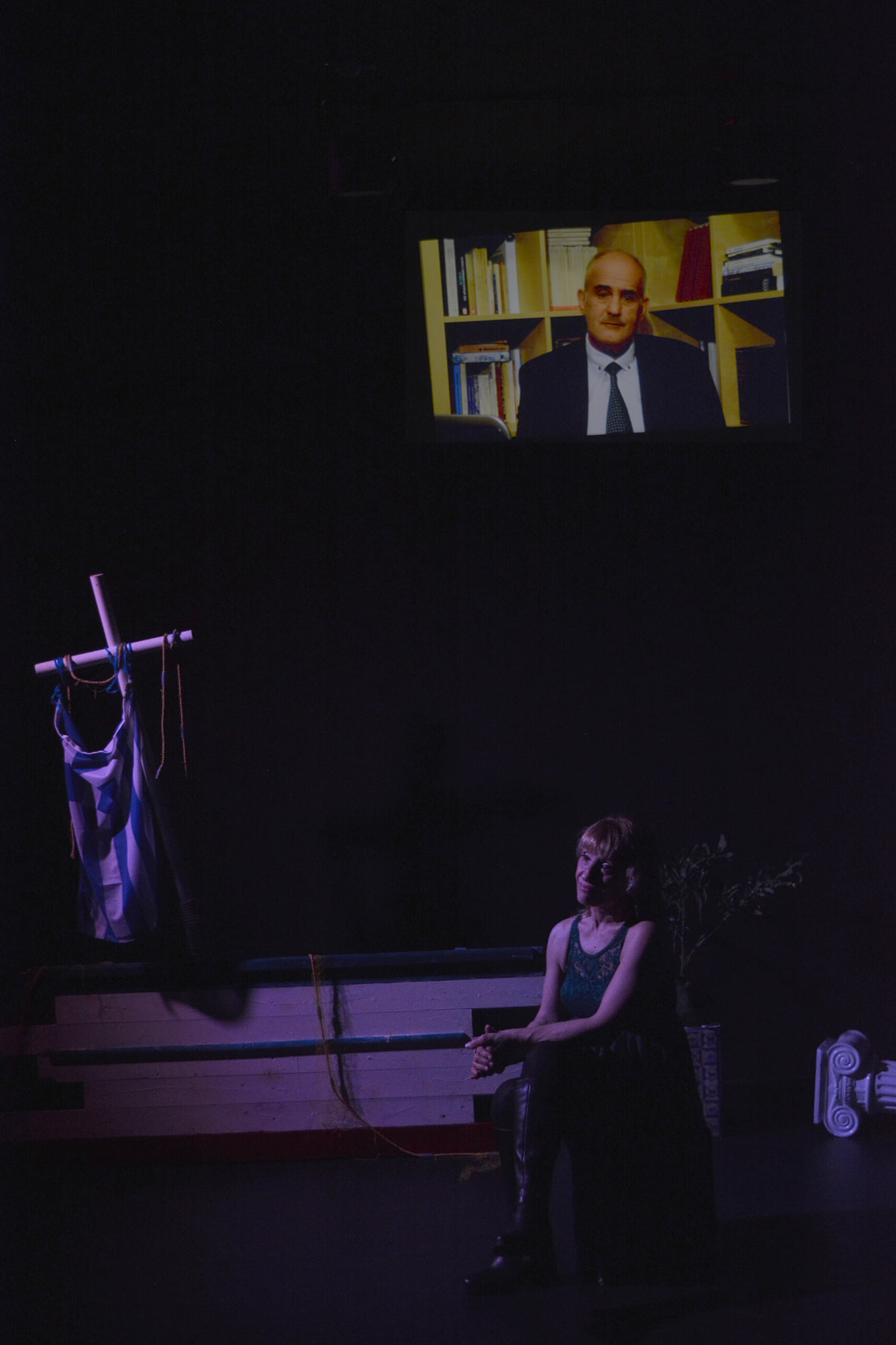 O KYKLOS POY DEN KLEINEI NEW PHOTO 1 1