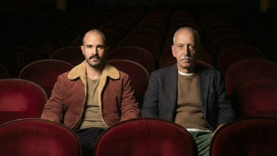 &Sigma;&upsilon;&nu;έ&nu;&tau;&epsilon;&upsilon;&xi;&eta; &mu;&epsilon; &tau;&omicron;&nu; &Mu;ά&nu;&omicron; &Theta;&eta;&rho;&alpha;ί&omicron; &kappa;&alpha;&iota; &tau;&omicron;&nu; &Beta;&lambda;ά&sigma;&eta; &Pi;&alpha;&sigma;&iota;&omicron;ύ&delta;&eta; &mu;&epsilon; &alpha;&phi;&omicron;&rho;&mu;ή &tau;&eta;&nu; &pi;&alpha;&rho;ά&sigma;&tau;&alpha;&sigma;&eta; &laquo;&Eta; &Phi;ώ&kappa;&iota;&alpha;&raquo; &pi;&omicron;&upsilon; &alpha;&nu;&epsilon;&beta;&alpha;ί&nu;&epsilon;&iota; &sigma;&tau;&omicron;  &Theta;έ&alpha;&tau;&rho;&omicron; Ά&beta;&alpha;&tau;&omicron;&nu;