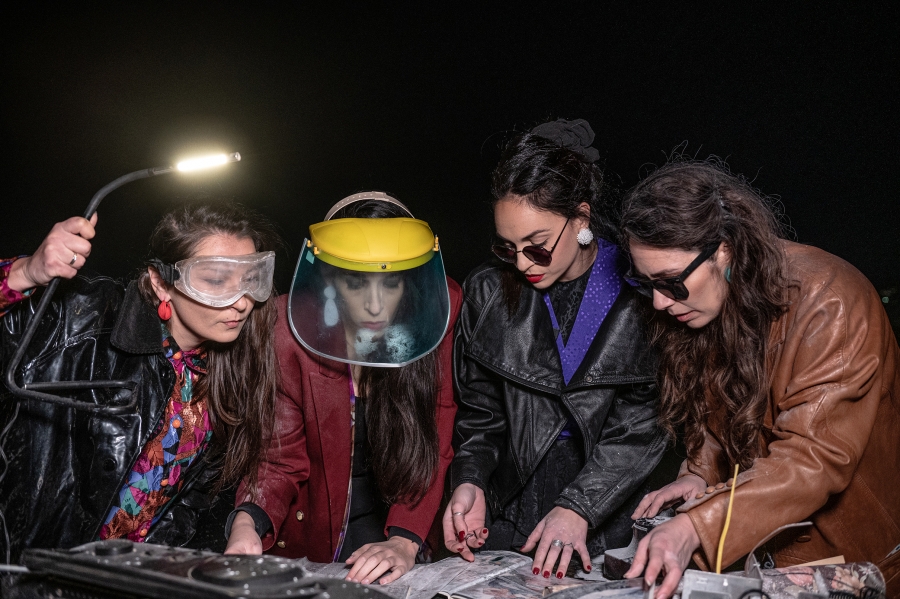 &Pi;&rho;ό&beta;&alpha; &gamma;&iota;&alpha; &tau;&omicron;&nu; &kappa;ό&sigma;&mu;&omicron; &pi;&omicron;&upsilon; έ&rho;&chi;&epsilon;&tau;&alpha;&iota; (&mu;&epsilon; &tau;&iota;&sigmaf; &nu;&tau;&iota;&rho;&epsilon;&kappa;&tau;ί&beta;&epsilon;&sigmaf; &tau;&omicron;&upsilon; &mu;&pi;&alpha;&mu;&pi;ά) | &Sigma;&tau;&omicron; &Rho;&epsilon;&kappa;&tau;&iota;&phi;&iota;έ &alpha;&pi;ό &tau;&omicron;&nu; &Theta;ί&alpha;&sigma;&omicron; &Alpha;&nu;&tau;ά&mu;&alpha;