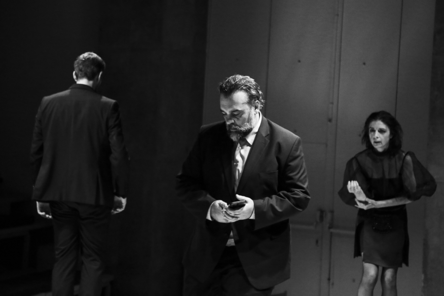 ~ &Kappa;ά&theta;&epsilon; &kappa;&alpha;&rho;&delta;&iota;ά έ&chi;&epsilon;&iota; &tau;&omicron;&upsilon;&sigmaf; &sigma;&kappa;&epsilon;&lambda;&epsilon;&tau;&omicron;ύ&sigmaf; &tau;&eta;&sigmaf; ~ &Kappa;&Alpha;&Rho;&Epsilon;&Nu;&Iota;&Nu;&Alpha; &tau;&eta;&sigmaf; &Omicron;&mu;ά&delta;&alpha;&sigmaf; &Pi;&Upsilon;&Rho; &sigma;&tau;&omicron; &Theta;έ&alpha;&tau;&rho;&omicron; &Theta;&Eta;&Sigma;&Epsilon;&Iota;&Omicron;&Nu;