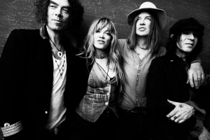 &Omicron;&iota; The Dandy Warhols &epsilon;&pi;&iota;&sigma;&tau;&rho;έ&phi;&omicron;&upsilon;&nu; &sigma;&tau;&eta;&nu; &Alpha;&theta;ή&nu;&alpha; &ndash; &Tau;&epsilon;&tau;ά&rho;&tau;&eta; 09 &Iota;&omicron;&upsilon;&lambda;ί&omicron;&upsilon; 2025 &sigma;&tau;&omicron; Universe