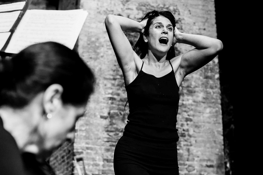 &laquo;Ulrike &ndash; &gamma;&rho;ά&mu;&mu;&alpha;&tau;&alpha; &alpha;&pi;ό &tau;&eta; &nu;&epsilon;&kappa;&rho;ή &pi;&tau;έ&rho;&upsilon;&gamma;&alpha;&raquo;