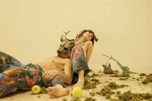 &Omicron; &Kappa;ή&pi;&omicron;&sigmaf; &tau;&omega;&nu; &Epsilon;&pi;ί&gamma;&epsilon;&iota;&omega;&nu; &Alpha;&pi;&omicron;&lambda;&alpha;ύ&sigma;&epsilon;&omega;&nu; | &Sigma;&pi;ύ&rho;&omicron;&sigmaf; &Kappa;&omicron;&upsilon;&beta;&alpha;&rho;ά&sigmaf; | &Delta;&eta;&mu;&omicron;&tau;&iota;&kappa;ό &Theta;έ&alpha;&tau;&rho;&omicron; &Pi;&epsilon;&iota;&rho;&alpha;&iota;ά | 16-21 &Alpha;&pi;&rho;&iota;&lambda;ί&omicron;&upsilon;