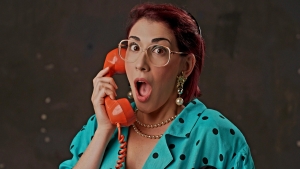 &Sigma;&upsilon;&nu;έ&nu;&tau;&epsilon;&upsilon;&xi;&eta; &tau;&eta;&sigmaf; &eta;&theta;&omicron;&pi;&omicron;&iota;&omicron;ύ &Alpha;&lambda;&epsilon;&xi;ί&alpha;&sigmaf; &Pi;&alpha;&pi;&alpha;&theta;&alpha;&nu;&alpha;&sigma;ί&omicron;&upsilon;  &mu;&epsilon;  &alpha;&phi;&omicron;&rho;&mu;ή &tau;&eta;&nu; &pi;&alpha;&rho;ά&sigma;&tau;&alpha;&sigma;&eta; "&Tau;&iota; &theta;&alpha; &pi;&epsilon;&iota; &omicron; &kappa;ό&sigma;&mu;&omicron;&sigmaf;; "