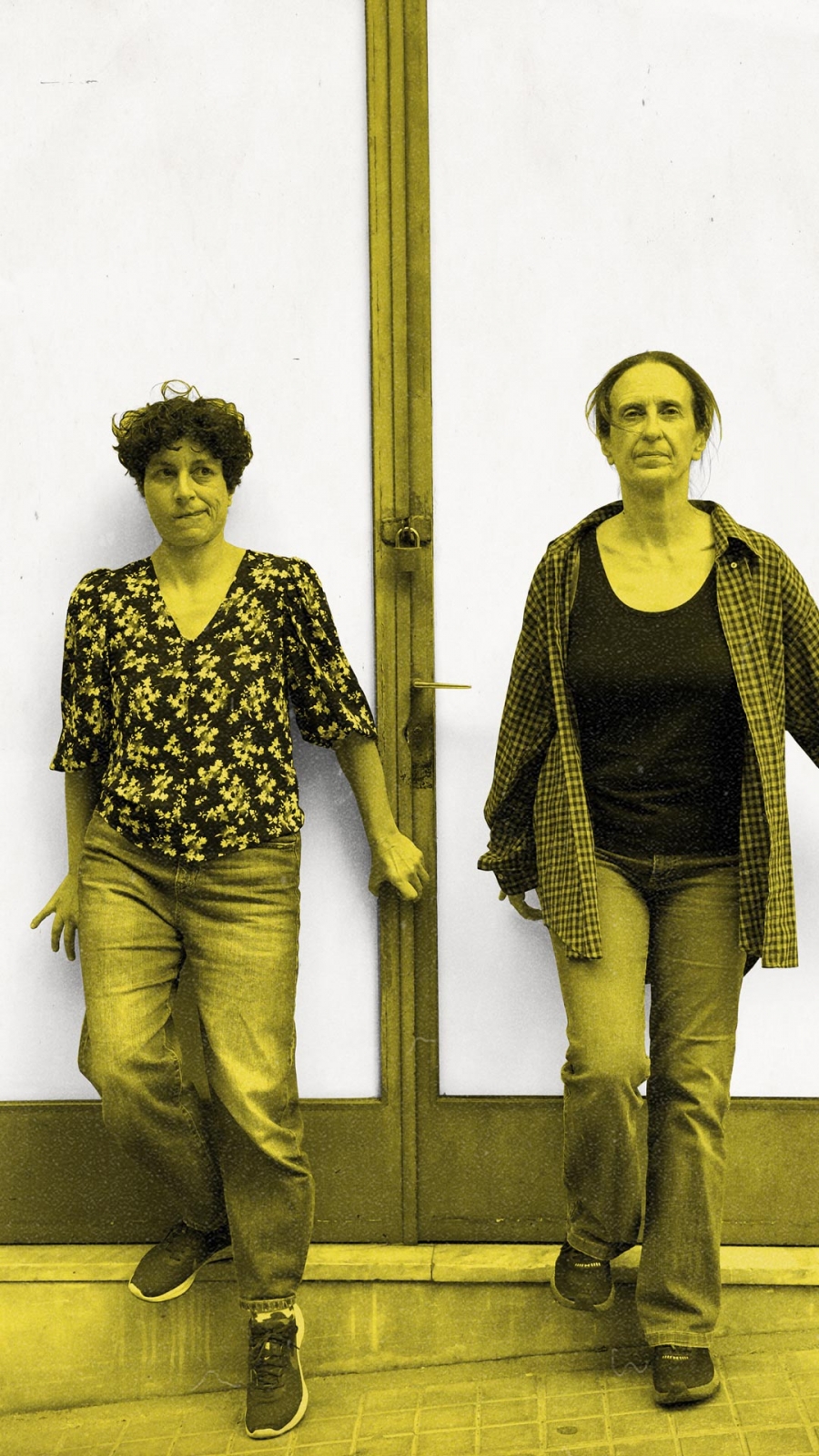 &Theta;&Eta;&Sigma;&Epsilon;&Iota;&Omicron;&Nu; - έ&nu;&alpha; &theta;έ&alpha;&tau;&rho;&omicron; &gamma;&iota;&alpha; &tau;&iota;&sigmaf; &tau;έ&chi;&nu;&epsilon;&sigmaf; || "Minor gesture / &chi;&epsilon;&iota;&rho;&omicron;&nu;&omicron;&mu;ί&alpha; &epsilon;&lambda;ά&chi;&iota;&sigma;&tau;&eta;" || &Mu;ό&nu;&omicron; &gamma;&iota;&alpha; 5 &pi;&alpha;&rho;&alpha;&sigma;&tau;ά&sigma;&epsilon;&iota;&sigmaf;