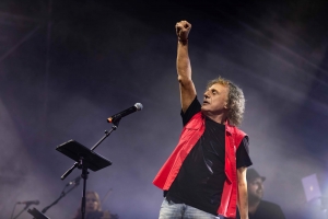 &Tau;&omicron; &Sigma;ά&beta;&beta;&alpha;&tau;&omicron; 20 &Iota;&omicron;&upsilon;&nu;ί&omicron;&upsilon; &omicron; &Beta;&alpha;&sigma;ί&lambda;&eta;&sigmaf; &Pi;&alpha;&pi;&alpha;&kappa;&omega;&nu;&sigma;&tau;&alpha;&nu;&tau;ί&nu;&omicron;&upsilon; &alpha;&nu;&epsilon;&beta;&alpha;ί&nu;&epsilon;&iota; &sigma;&tau;&omicron; &Theta;έ&alpha;&tau;&rho;&omicron; &Beta;&rho;ά&chi;&omega;&nu; &gamma;&iota;&alpha; &tau;&eta; &mu;&epsilon;&gamma;ά&lambda;&eta; &kappa;&alpha;&theta;&iota;&epsilon;&rho;&omega;&mu;έ&nu;&eta; &kappa;&alpha;&lambda;&omicron;&kappa;&alpha;&iota;&rho;&iota;&nu;ή &tau;&omicron;&upsilon; &sigma;&upsilon;&nu;&alpha;&upsilon;&lambda;ί&alpha;