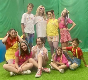 "&Rho;&Alpha;&Pi;&Omicron;&Upsilon;&Nu;&Zeta;&Epsilon;&Lambda;" - &Alpha;&Pi;&Omicron; &Tau;&Eta;&Nu; &Kappa;&Upsilon;&Rho;&Iota;&Alpha;&Kappa;&Eta; 10 &Mu;&Alpha;&Rho;&Tau;&Iota;&Omicron;&Upsilon; &Sigma;&Tau;&Omicron; &Theta;&Epsilon;&Alpha;&Tau;&Rho;&Omicron; &Pi;&Epsilon;&Iota;&Rho;&Alpha;&Iota;&Omega;&Sigma; 131 - &Pi;&Alpha;&Iota;&Delta;&Iota;&Kappa;&Eta; &Sigma;&Kappa;&Eta;&Nu;&Eta; &Gamma;&Iota;&Omicron;&Upsilon;&Lambda;&Eta;&Sigma; &Eta;&Lambda;&Iota;&Omicron;&Upsilon;&Pi;&Omicron;&Upsilon;&Lambda;&Omicron;&Upsilon;