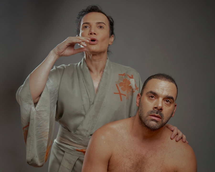 &laquo;&Tau;&omicron; &phi;&iota;&lambda;ί &tau;&eta;&sigmaf; &gamma;&upsilon;&nu;&alpha;ί&kappa;&alpha;&sigmaf; &alpha;&rho;ά&chi;&nu;&eta;&sigmaf;&raquo; &tau;&omicron;&upsilon; Manuel Puig  &Delta;&Epsilon;&Upsilon;&Tau;&Epsilon;&Rho;&Eta; &Chi;&Rho;&Omicron;&Nu;&Iota;&Alpha; &Epsilon;&Pi;&Iota;&Tau;&Upsilon;&Chi;&Iota;&Alpha;&Sigma; Έ&nu;&alpha;&rho;&xi;&eta;:&Delta;&epsilon;&upsilon;&tau;έ&rho;&alpha; 9 &Omicron;&kappa;&tau;&omega;&beta;&rho;ί&omicron;&upsilon;