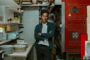 &Omicron; &Gamma;&iota;ώ&rho;&gamma;&omicron;&sigmaf; &Kappa;&omicron;&upsilon;&tau;&lambda;ή&sigmaf; &sigma;&kappa;&eta;&nu;&omicron;&theta;&epsilon;&tau;&epsilon;ί &tau;&omicron;&nu; &Mu;&iota;&chi;ά&lambda;&eta; &Sigma;&alpha;&rho;ά&nu;&tau;&eta; &sigma;&tau;&eta;&nu; &Kappa;&Omicron;&Upsilon;&Zeta;&Iota;&Nu;&Alpha; &tau;&omicron;&upsilon; Ά&rho;&nu;&omicron;&lambda;&nu;&tau; &Gamma;&omicron;&upsilon;έ&sigma;&kappa;&epsilon;&rho; | &Theta;&Epsilon;&Alpha;&Tau;&Rho;&Omicron; &Kappa;&Iota;&Beta;&Omega;&Tau;&Omicron;&Sigma; | &Sigma;&epsilon;&zeta;ό&nu; 2025-2026