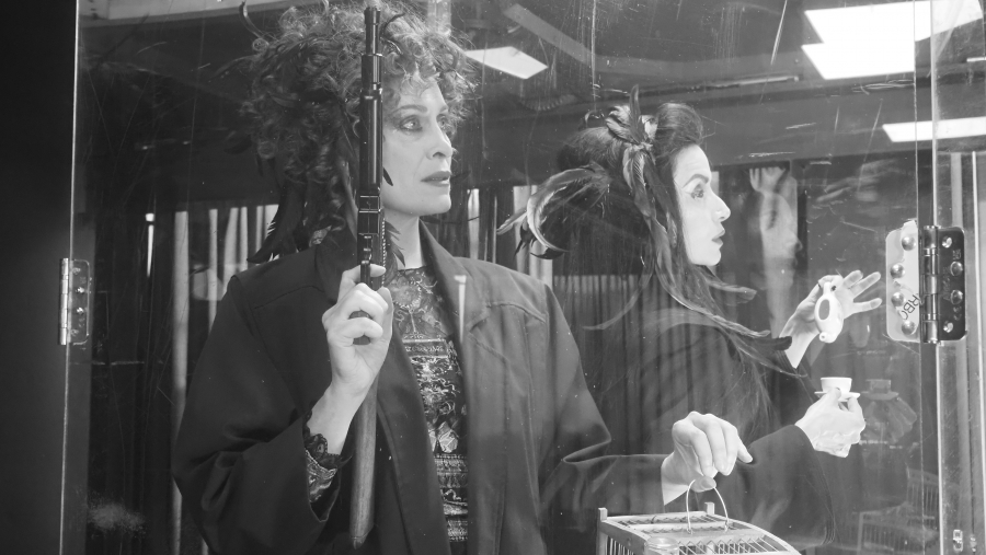 &Sigma;&upsilon;&nu;έ&nu;&tau;&epsilon;&upsilon;&xi;&eta; &mu;&epsilon; &tau;&eta;&nu; &Epsilon;&iota;&rho;ή&nu;&eta; &Delta;&rho;ά&kappa;&omicron;&upsilon; &mu;&epsilon; &alpha;&phi;&omicron;&rho;&mu;ή &tau;&eta;&nu; &pi;&alpha;&rho;ά&sigma;&tau;&alpha;&sigma;&eta;  &laquo;&Eta; &Pi;&omicron;&lambda;&iota;&omicron;&rho;&kappa;ί&alpha; &tau;&omicron;&upsilon; &Lambda;έ&nu;&iota;&nu;&gamma;&kappa;&rho;&alpha;&nu;&tau;&raquo;  &pi;&omicron;&upsilon; &alpha;&nu;&epsilon;&beta;&alpha;ί&nu;&epsilon;&iota; &sigma;&tau;&omicron;  &Beta;&Iota;&Omicron;S