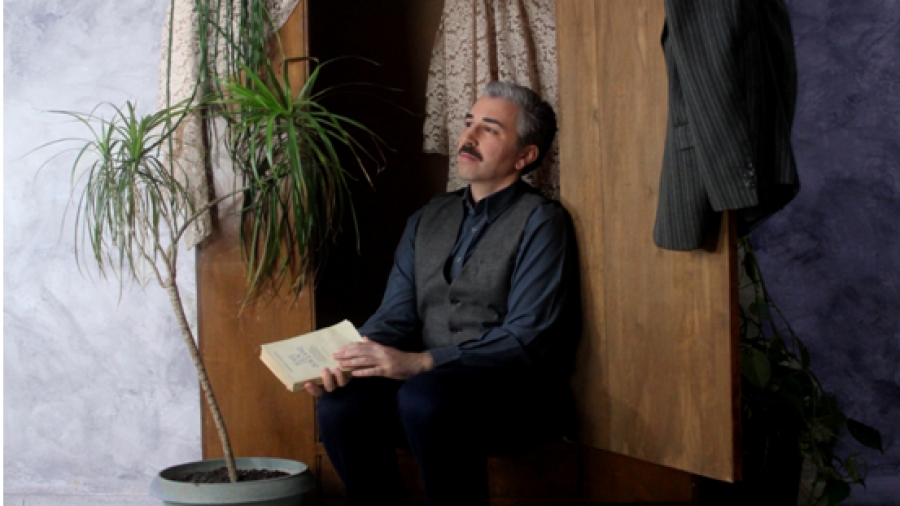 &Sigma;&upsilon;&nu;έ&nu;&tau;&epsilon;&upsilon;&xi;&eta; &sigma;&tau;&omicron; &theta;&epsilon;&alpha;&tau;&rho;&omicron;. gr &tau;&omicron;&upsilon; &Kappa;&omega;&nu;/&nu;&omicron;&upsilon; &Tau;&sigma;&alpha;&kappa;&alpha;&nu;ά&kappa;&eta; &mu;&epsilon; &alpha;&phi;&omicron;&rho;&mu;ή &tau;&eta;&nu; &pi;&alpha;&rho;ά&sigma;&tau;&alpha;&sigma;&eta; &laquo;&Alpha;&gamma;&alpha;&pi;&eta;&mu;έ&nu;&omicron; &mu;&omicron;&upsilon; &Epsilon;&gamma;ώ&raquo; &tau;&omicron;&upsilon; &Alpha;&lambda;έ&xi;&alpha;&nu;&delta;&rho;&omicron;&upsilon; &Beta;&alpha;&lambda;&kappa;&alpha;&nu;ά &sigma;&epsilon; &sigma;&kappa;&eta;&nu;&omicron;&theta;&epsilon;&sigma;ί&alpha; &Nu;ί&kappa;&omicron;&upsilon; &Alpha;&mu;&omicron;&upsilon;&nu;&tau;&zeta;ά &sigma;&tau;&eta;&nu; &laquo;&Alpha;&theta;&eta;&nu;&alpha;ϊ&kappa;ή &Sigma;&kappa;&eta;&nu;ή &Kappa;ά&lambda;&beta;&omicron;&upsilon;-&Kappa;&alpha;&lambda;&alpha;&mu;&pi;ό&kappa;&eta;&raquo;