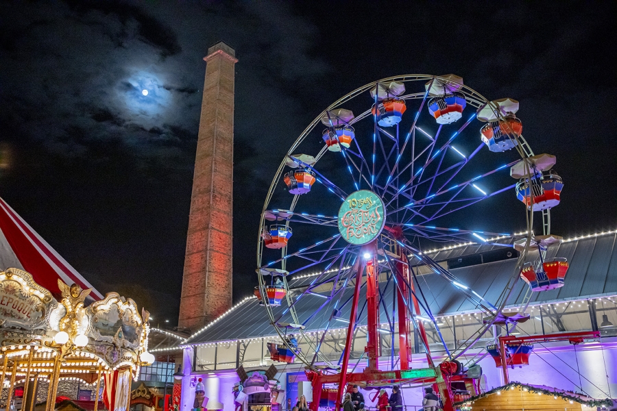 H &Mu;&alpha;&gamma;&epsilon;ί&alpha; &tau;&omega;&nu; &Chi;&rho;&iota;&sigma;&tau;&omicron;&upsilon;&gamma;έ&nu;&nu;&omega;&nu; &xi;&epsilon;&kappa;&iota;&nu;ά: &Epsilon;&gamma;&kappa;&alpha;ί&nu;&iota;&alpha; &mu;&epsilon; &tau;&eta;&nu; &kappa;&omicron;&rho;&upsilon;&phi;&alpha;ί&alpha; pop star Έ&lambda;&epsilon;&nu;&alpha; &Pi;&alpha;&pi;&alpha;&rho;ί&zeta;&omicron;&upsilon; &amp; &tau;&omicron;&nu; Mente Fuerte &tau;&omicron; &Sigma;ά&beta;&beta;&alpha;&tau;&omicron; 23/11 &sigma;&tau;&omicron; The Christmas Factory