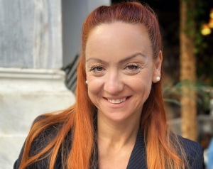 &Sigma;&upsilon;&nu;έ&nu;&tau;&epsilon;&upsilon;&xi;&eta; &tau;&eta;&sigmaf; &eta;&theta;&omicron;&pi;&omicron;&iota;&omicron;ύ Έ&lambda;&lambda;&eta;&sigmaf; &Mu;&epsilon;&rho;&kappa;&omicron;ύ&rho;&eta; &mu;&epsilon; &alpha;&phi;&omicron;&rho;&mu;ή &tau;&eta;&nu; &pi;&alpha;&rho;ά&sigma;&tau;&alpha;&sigma;&eta;  &laquo;&Delta;&epsilon;&sigma;&pi;&omicron;&iota;&nu;ί&sigmaf; &Mu;&alpha;&rho;&gamma;&alpha;&rho;ί&tau;&alpha;&raquo;