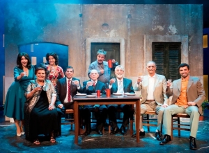 &Epsilon;ί&delta;&alpha;&mu;&epsilon; &tau;&eta;&nu; &pi;&alpha;&rho;ά&sigma;&tau;&alpha;&sigma;&eta; &Omicron; &mu;&pi;&alpha;&kappa;&alpha;&lambda;ό&gamma;&alpha;&tau;&omicron;&sigmaf; ή &tau;&eta;&sigmaf; &kappa;&alpha;&kappa;&omicron;&mu;&omicron;ί&rho;&alpha;&sigmaf; &sigma;&tau;&omicron; &Theta;έ&alpha;&tau;&rho;&omicron; &Pi;&epsilon;&iota;&rho;&alpha;&iota;ώ&sigmaf; 131.