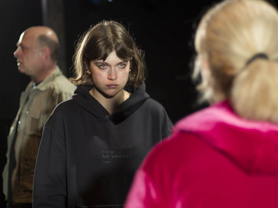 &Theta;&Epsilon;&Alpha;&Tau;&Rho;&Omicron; &Tau;&Epsilon;&Chi;&Nu;&Eta;&Sigma; | &Mu;&omicron;&tau;έ&lambda; | &Pi;&rho;&epsilon;&mu;&iota;έ&rho;&alpha; 1&eta; &Nu;&omicron;&epsilon;&mu;&beta;&rho;ί&omicron;&upsilon; | &Kappa;&epsilon;ί&mu;&epsilon;&nu;&omicron; - &Sigma;&kappa;&eta;&nu;&omicron;&theta;&epsilon;&sigma;ί&alpha; &Beta;&alpha;&sigma;ί&lambda;&eta;&sigmaf; &Mu;&alpha;&upsilon;&rho;&omicron;&gamma;&epsilon;&omega;&rho;&gamma;ί&omicron;&upsilon;