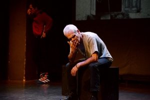 &Epsilon;&Iota;&Delta;&Alpha;&Mu;&Epsilon; &Tau;&Iota;&Sigma; "&Sigma;&Kappa;&Lambda;&Eta;&Rho;&Epsilon;&Sigma; &Phi;&Omega;&Tau;&Omicron;&Gamma;&Rho;&Alpha;&Phi;&Iota;&Epsilon;&Sigma;" &Sigma;&Tau;&Omicron; STUDIO &Mu;&Alpha;&Upsilon;&Rho;&Omicron;&Mu;&Iota;&Chi;&Alpha;&Lambda;&Eta;