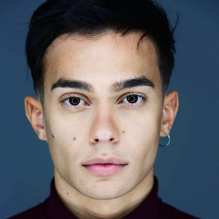 &Sigma;&upsilon;&nu;έ&nu;&tau;&epsilon;&upsilon;&xi;&eta; &tau;&omicron;&upsilon; &Chi;&rho;ό&nu;&eta; &Sigma;&tau;&rho;ί&kappa;&omicron;&upsilon;, &sigma;&tau;&omicron; &theta;&epsilon;&alpha;&tau;&rho;&omicron;.gr &mu;&epsilon; &alpha;&phi;&omicron;&rho;&mu;ή &tau;&eta;&nu; &pi;&alpha;&rho;ά&sigma;&tau;&alpha;&sigma;&eta; &laquo;KASPAR MACHINE&raquo; &sigma;&tau;&omicron; &Pi;&omicron;&lambda;&upsilon;&chi;ώ&rho;&omicron; &Lambda;&iota;&pi;&alpha;&sigma;&mu;ά&tau;&omega;&nu; &Delta;&rho;&alpha;&pi;&epsilon;&tau;&sigma;ώ&nu;&alpha;&sigmaf; (Silo).