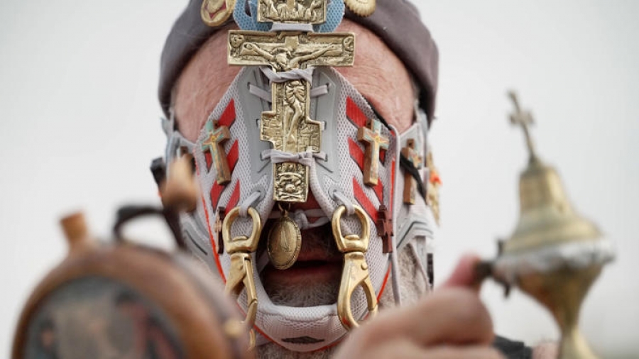 ON AN ISLAND &Mu;&iota;&alpha; &alpha;&nu;&alpha;&tau;&rho;&epsilon;&pi;&tau;&iota;&kappa;ή έ&kappa;&theta;&epsilon;&sigma;&eta; &tau;&omicron;&upsilon; &Kappa;&omega;&sigma;&tau;ή &Sigma;&tau;&alpha;&phi;&upsilon;&lambda;ά&kappa;&eta; &sigma;&tau;&eta; &Lambda;έ&sigma;&beta;&omicron; 10 &Iota;&omicron;&upsilon;&lambda;ί&omicron;&upsilon; - 8 &Sigma;&epsilon;&pi;&tau;&epsilon;&mu;&beta;&rho;ί&omicron;&upsilon; 2024