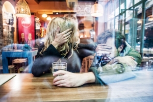 &Eta; &Alpha;&Kappa;&Rho;&Alpha; &Tau;&Alpha;&Pi;&Epsilon;&Iota;&Nu;&Omega;&Sigma;&Eta;  &beta;&alpha;&sigma;&iota;&sigma;&mu;έ&nu;&eta; &sigma;&tau;&omicron; &omicron;&mu;ό&tau;&iota;&tau;&lambda;&omicron; &mu;&upsilon;&theta;&iota;&sigma;&tau;ό&rho;&eta;&mu;&alpha; &tau;&eta;&sigmaf; &Rho;έ&alpha;&sigmaf; &Gamma;&alpha;&lambda;&alpha;&nu;ά&kappa;&eta;   &sigma;&tau;&omicron; &theta;έ&alpha;&tau;&rho;&omicron; &Theta;&eta;&sigma;&epsilon;ί&omicron;&nu;.