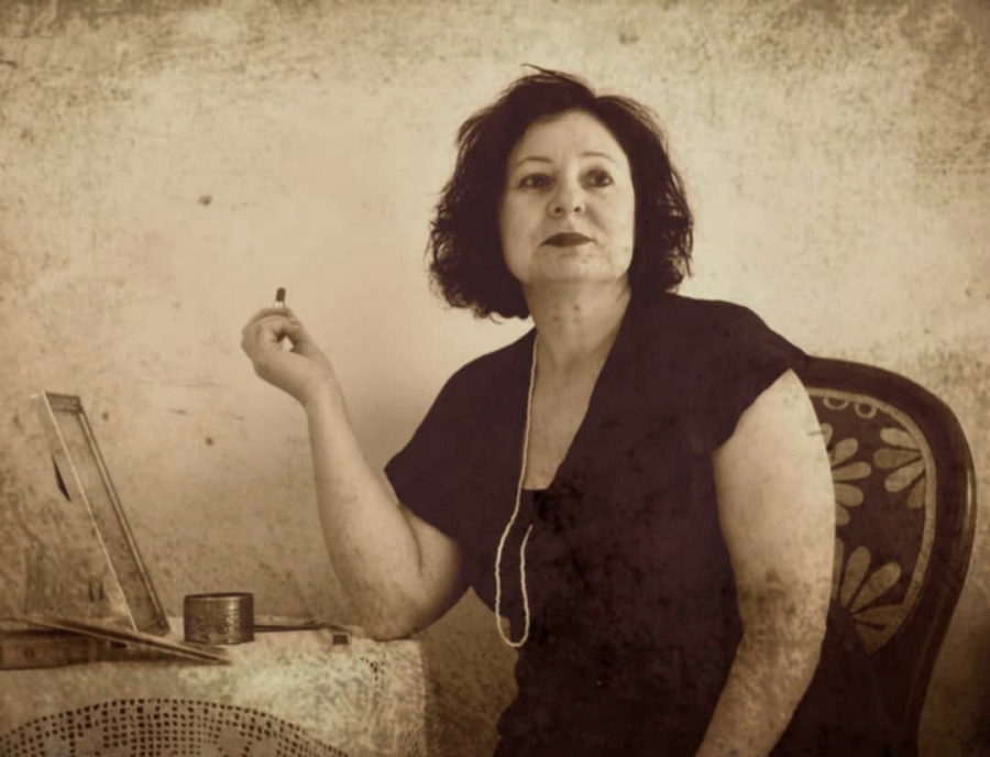 "&Mu;&Epsilon; &Epsilon;&Lambda;&Epsilon;&Gamma;&Alpha;&Nu; &Nu;&Tau;&Epsilon;&Lambda;&Iota;&Mu;&Alpha;&Rho;&Iota;&Kappa;&Alpha;" &tau;&eta;&sigmaf; &Delta;ή&mu;&eta;&tau;&rho;&alpha;&sigmaf;&Sigma;&kappa;&lambda;ά&beta;&omicron;&upsilon; &Iota;&Iota; &Theta;&Epsilon;&Alpha;&Tau;&Rho;&Omicron; 104 &Iota;&Iota; &Pi;&Rho;&Epsilon;&Mu;&Iota;&Epsilon;&Rho;&Alpha; 5/2