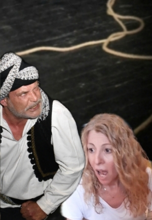 &laquo;&Alpha;&iota; &gamma;&epsilon;&nu;&epsilon;&alpha;ί &pi;ά&sigma;&alpha;&iota;&hellip;&Nu;&iota;&kappa;&eta;&tau;&alpha;&rho;ά&sigmaf;!&raquo; : &sigma;&upsilon;&nu;&epsilon;&chi;ί&zeta;&omicron;&nu;&tau;&alpha;&iota; &omicron;&iota; &pi;&alpha;&rho;&alpha;&sigma;&tau;ά&sigma;&epsilon;&iota;&sigmaf; &alpha;&pi;ό &alpha;&rho;&chi;έ&sigmaf; &Phi;&epsilon;&beta;&rho;&omicron;&upsilon;&alpha;&rho;ί&omicron;&upsilon;