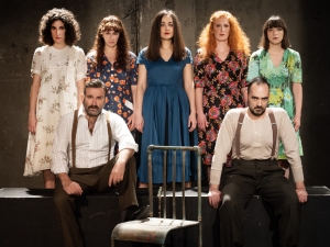 &Theta;έ&alpha;&tau;&rho;&omicron; &Alpha;&Pi;&Omicron;&Theta;&Eta;&Kappa;&Eta; "&Delta;&epsilon;&nu; &epsilon;ί&mu;&alpha;&iota; &epsilon;&gamma;ώ &omicron; &Mu;ά&nu;&theta;&omicron;&sigmaf; &Mu;&alpha;&nu;&delta;&eta;&lambda;ά&kappa;&eta;&sigmaf;"