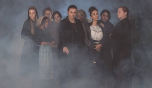 &Tau;&omicron; &sigma;&pi;ί&tau;&iota; &tau;&eta;&sigmaf; &Mu;&pi;&epsilon;&rho;&nu;ά&rho;&nu;&tau;&alpha; Ά&lambda;&mu;&pi;&alpha;  &alpha;&pi;ό &tau;&eta; &theta;&epsilon;&alpha;&tau;&rho;&iota;&kappa;ή &omicron;&mu;ά&delta;&alpha; Mariposa  &gamma;&iota;&alpha; 5&eta; &chi;&rho;&omicron;&nu;&iota;ά!