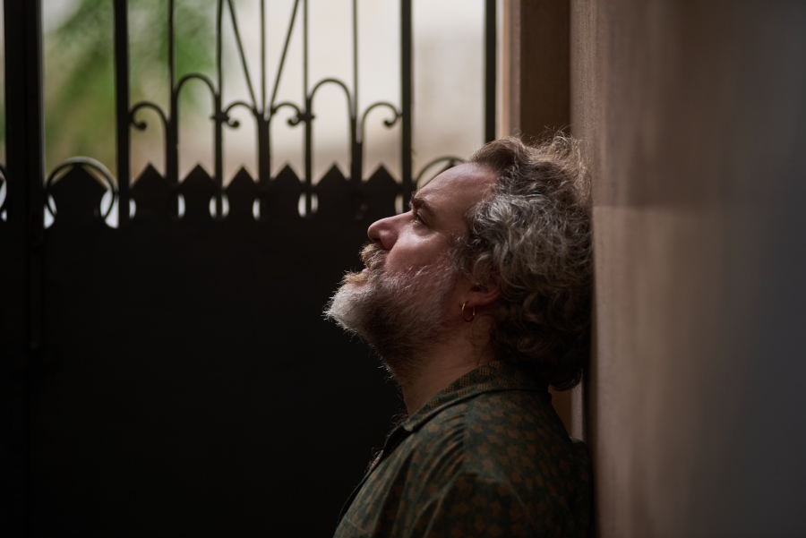 &Theta;έ&mu;&omicron;&sigmaf; &Sigma;&kappa;&alpha;&nu;&delta;ά&mu;&eta;&sigmaf;: &laquo;&Chi;&rho;&upsilon;&sigma;ά&nu;&theta;&eta;&raquo; || &Tau;&omicron; &nu;έ&omicron; ά&lambda;&mu;&pi;&omicron;&upsilon;&mu; &tau;&omicron;&upsilon; &tau;&rho;&alpha;&gamma;&omicron;&upsilon;&delta;&omicron;&pi;&omicron;&iota;&omicron;ύ &alpha;&pi;ό &tau;&eta;&nu; &Alpha;&theta;ή&nu;&alpha; &kappa;&upsilon;&kappa;&lambda;&omicron;&phi;&omicron;&rho;&epsilon;ί &sigma;&epsilon; ό&lambda;&epsilon;&sigmaf; &tau;&iota;&sigmaf; &psi;&eta;&phi;&iota;&alpha;&kappa;έ&sigmaf; &pi;&lambda;&alpha;&tau;&phi;ό&rho;&mu;&epsilon;&sigmaf;