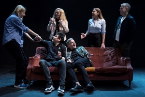 &Epsilon;ί&delta;&alpha;&mu;&epsilon; &tau;&eta;&nu; &pi;&alpha;&rho;ά&sigma;&tau;&alpha;&sigma;&eta; &Upsilon;&pi;&epsilon;&rho;&beta;&omicron;&lambda;έ&sigmaf; &sigma;&tau;&omicron; &Theta;έ&alpha;&tau;&rho;&omicron; &Tau;έ&chi;&nu;&eta;&sigmaf; - &Sigma;&kappa;&eta;&nu;ή &Phi;&rho;&upsilon;&nu;ί&chi;&omicron;&upsilon;