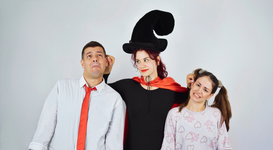 &Omicron; &Mu;&Alpha;&Theta;&Eta;&Tau;&Epsilon;&Upsilon;&Omicron;&Mu;&Epsilon;&Nu;&Omicron;&Sigma; &Mu;&Alpha;&Gamma;&Omicron;&Sigma;  &Sigma;&tau;&omicron;&nu; &Tau;&epsilon;&chi;&nu;&omicron;&chi;ώ&rho;&omicron; &Epsilon;&rho;&gamma;&omicron;&tau;ά&xi;&iota;&omicron;&nu;