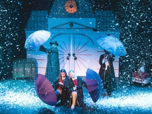 &Epsilon;ί&delta;&alpha;&mu;&epsilon; &tau;&eta;&nu; &pi;&alpha;&rho;ά&sigma;&tau;&alpha;&sigma;&eta; "&Eta; &Sigma;&chi;&omicron;&lambda;ή &Mu;&alpha;&gamma;&epsilon;ί&alpha;&sigmaf; &kappa;&alpha;&iota; &omicron; &Mu;&upsilon;&sigma;&tau;&iota;&kappa;ό&sigmaf; &Gamma;&rho;ί&phi;&omicron;&sigmaf;" &sigma;&tau;&omicron;  &Theta;έ&alpha;&tau;&rho;&omicron; &Alpha;&theta;&eta;&nu;ά.