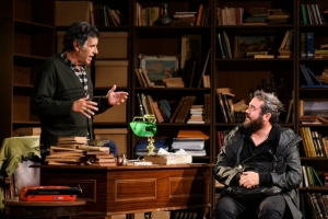 &Epsilon;ί&delta;&alpha;&mu;&epsilon; &tau;&eta;&nu; &pi;&alpha;&rho;ά&sigma;&tau;&alpha;&sigma;&eta; &Alpha;&iota;&nu;&iota;&gamma;&mu;&alpha;&tau;&iota;&kappa;έ&sigmaf; &Pi;&alpha;&rho;&alpha;&lambda;&lambda;&alpha;&gamma;έ&sigmaf; &sigma;&tau;&omicron; &Theta;έ&alpha;&tau;&rho;&omicron; &Beta;&epsilon;ά&kappa;&eta;.