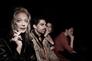 &Tau;&omicron; &Delta;&eta;&mu;&omicron;&tau;&iota;&kappa;ό &Theta;έ&alpha;&tau;&rho;&omicron; &Pi;&epsilon;&iota;&rho;&alpha;&iota;ά &pi;&alpha;&rho;&omicron;&upsilon;&sigma;&iota;ά&zeta;&epsilon;&iota; &tau;&eta; &nu;έ&alpha; &pi;&alpha;&rho;ά&sigma;&tau;&alpha;&sigma;&eta; &tau;&eta;&sigmaf; Ά&nu;&tau;&zeta;&epsilon;&lambda;&alpha;&sigmaf; &Mu;&pi;&rho;&omicron;ύ&sigma;&kappa;&omicron;&upsilon; &laquo;&Omicron;&upsilon; &Phi;&omicron;&nu;&epsilon;ύ&sigma;&epsilon;&iota;&sigmaf;&raquo; || &Pi;&rho;&epsilon;&mu;&iota;έ&rho;&alpha; 11/1/25