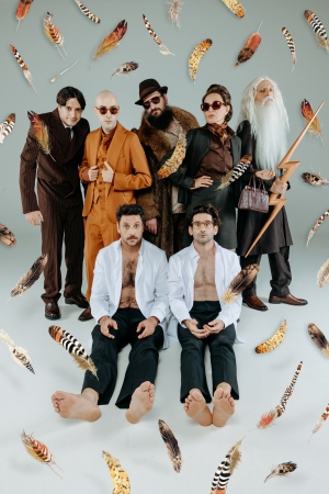 &Omicron; &Rho; &Nu; &Iota; &Theta; &Epsilon; &Sigma; &tau;&omicron;&upsilon; &Alpha;&rho;&iota;&sigma;&tau;&omicron;&phi;ά&nu;&eta; &Sigma;&kappa;&eta;&nu;&omicron;&theta;&epsilon;&sigma;ί&alpha;: Ά&rho;&eta;&sigmaf; &Mu;&pi;&iota;&nu;&iota;ά&rho;&eta;&sigmaf;