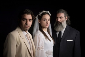 &Epsilon;ί&delta;&alpha;&mu;&epsilon; &tau;&eta;&nu; &pi;&alpha;&rho;ά&sigma;&tau;&alpha;&sigma;&eta; &Mu;&eta;&nu; &pi;&epsilon;&rho;ά&sigma;&epsilon;&iota;&sigmaf; &tau;&omicron; &pi;&omicron;&tau;ά&mu;&iota; &sigma;&tau;&omicron; &theta;έ&alpha;&tau;&rho;&omicron; &Alpha;&lambda;&kappa;&mu;ή&nu;&eta;