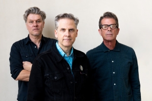 CALEXICO (Trio) | &Kappa;&upsilon;&rho;&iota;&alpha;&kappa;ή 9 &Phi;&epsilon;&beta;&rho;&omicron;&upsilon;&alpha;&rho;ί&omicron;&upsilon; | Gagarin 205 | Sold out &eta; &pi;&rho;ώ&tau;&eta; &pi;&alpha;&rho;ά&sigma;&tau;&alpha;&sigma;&eta;, &sigma;ύ&nu;&tau;&omicron;&mu;&alpha; &kappa;&alpha;&iota; &eta; &delta;&epsilon;ύ&tau;&epsilon;&rho;&eta;