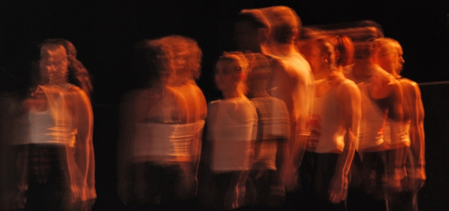 Distortion &sigma;&tau;&omicron; &theta;έ&alpha;&tau;&rho;&omicron; &Tau;ό&pi;&omicron;&sigmaf; &Alpha;&lambda;&lambda;&omicron;ύ.