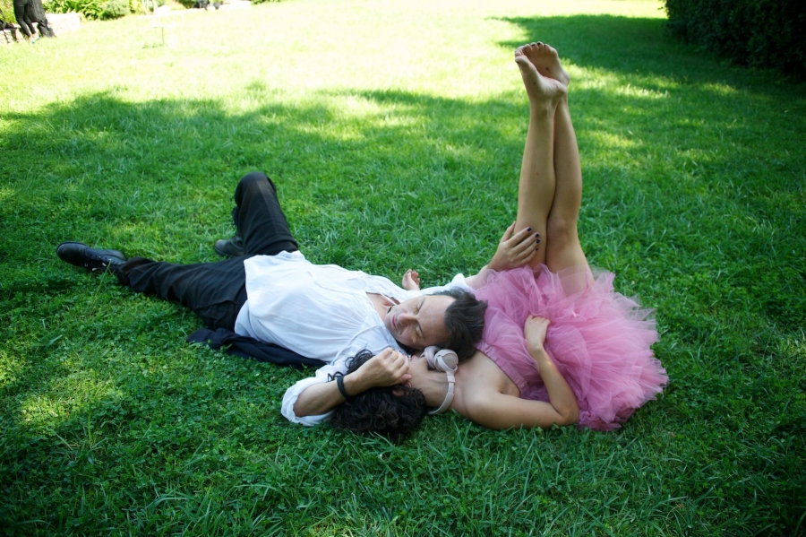 &Pi;&alpha;&rho;ά&tau;&alpha;&sigma;&eta; &pi;&alpha;&rho;&alpha;&sigma;&tau;ά&sigma;&epsilon;&omega;&nu; &gamma;&iota;&alpha; &tau;&iota;&sigmaf; &alpha;&kappa;&alpha;&tau;ά&lambda;&lambda;&eta;&lambda;&epsilon;&sigmaf; &gamma;&iota;&alpha; &alpha;&nu;&eta;&lambda;ί&kappa;&omicron;&upsilon;&sigmaf; &laquo;&Epsilon;&Pi;&Iota;&Kappa;&Iota;&Nu;&Delta;&Upsilon;&Nu;&Epsilon;&Sigma; &Sigma;&Chi;&Epsilon;&Sigma;&Epsilon;&Iota;&Sigma;&raquo; &tau;&omicron;&upsilon; Christopher Hampton, &sigma;&epsilon; &sigma;&kappa;&eta;&nu;&omicron;&theta;&epsilon;&sigma;ί&alpha; &Beta;ί&kappa;&upsilon;&sigmaf; &Beta;&omicron;&lambda;&iota;ώ&tau;&eta; &sigma;&tau;&omicron; VAULT