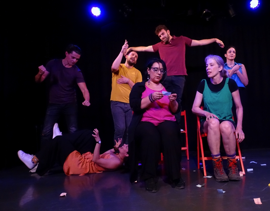 &Sigma;&upsilon;&nu;έ&nu;&tau;&epsilon;&upsilon;&xi;&eta; &tau;&eta;&sigmaf; &omicron;&mu;ά&delta;&alpha;&sigmaf;  &Iota;mprov: "SPECTRUM".