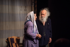 &Omicron; &Gamma;&iota;ώ&rho;&gamma;&eta;&sigmaf; &Pi;&alpha;&pi;ά&zeta;&omicron;&gamma;&lambda;&omicron;&upsilon; &pi;&alpha;&rho;ώ&nu; &sigma;&tau;&eta;&nu; &pi;&alpha;&rho;ά&sigma;&tau;&alpha;&sigma;&eta; &laquo;&Alpha;&gamma;&gamma;έ&lambda;&alpha; &Pi;&alpha;&pi;ά&zeta;&omicron;&gamma;&lambda;&omicron;&upsilon;&raquo; &mu;&epsilon; &tau;&eta;&nu; Ά&nu;&nu;&alpha; &Beta;&alpha;&gamma;&epsilon;&nu;ά