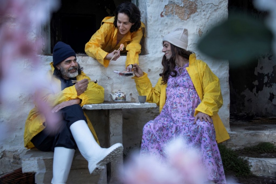 &Epsilon;ί&delta;&alpha;&mu;&epsilon; &tau;&eta;&nu; &pi;&alpha;&rho;ά&sigma;&tau;&alpha;&sigma;&eta; &Gamma;&iota;&omicron;&sigma;ί&rho;&omicron;&upsilon;  &sigma;&tau;&omicron; &theta;έ&alpha;&tau;&rho;&omicron; Ό&lambda;&beta;&iota;&omicron;