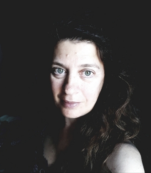 &Sigma;&upsilon;&nu;έ&nu;&tau;&epsilon;&upsilon;&xi;&eta; &tau;&eta;&sigmaf; &Kappa;&alpha;&tau;ί&nu;&alpha;&sigmaf; &Mu;έ&tau;&sigma;&iota;&omicron;&upsilon; &sigma;&tau;&omicron; &theta;&epsilon;&alpha;&tau;&rho;&omicron;.gr, &mu;&epsilon; &alpha;&phi;&omicron;&rho;&mu;ή &tau;&eta;&nu; &kappa;&upsilon;&kappa;&lambda;&omicron;&phi;&omicron;&rho;ί&alpha; &tau;&omicron;&upsilon; &nu;έ&omicron;&upsilon; &tau;&eta;&sigmaf; &beta;&iota;&beta;&lambda;ί&omicron;&upsilon; &laquo;&Tau;&omicron; &tau;ί&pi;&omicron;&tau;&alpha; &pi;&omicron;&upsilon; &pi;&lambda;έ&epsilon;&iota; &epsilon;&upsilon;&tau;&upsilon;&chi;&iota;&sigma;&mu;έ&nu;&omicron;&raquo; &alpha;&pi;ό &tau;&iota;&sigmaf; &epsilon;&kappa;&delta;ό&sigma;&epsilon;&iota;&sigmaf; &Phi;ί&lambda;&nu;&tau;&iota;&sigma;&iota;.