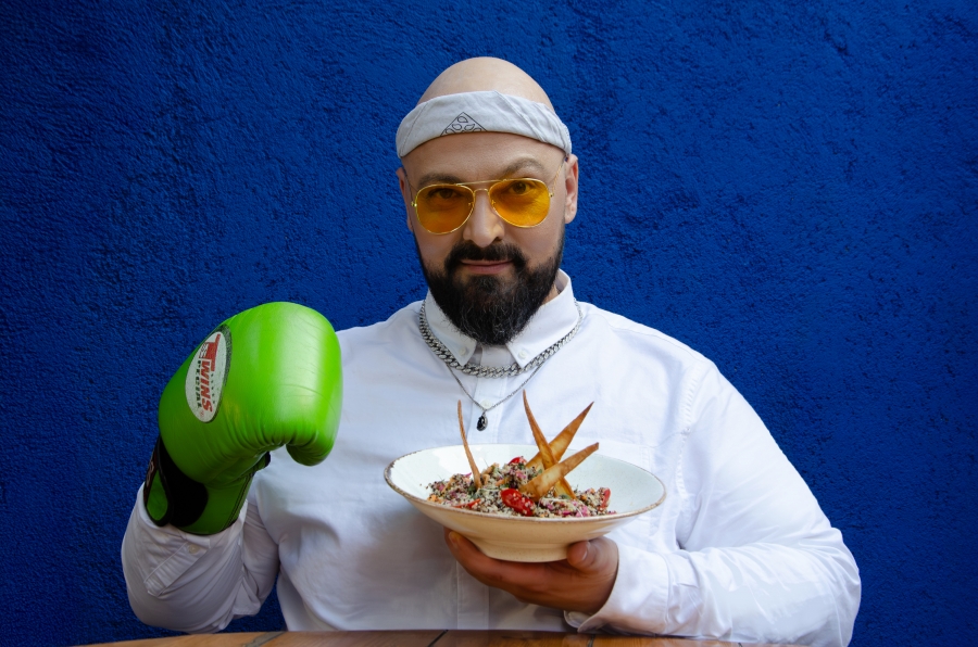 &laquo;&Sigma;&alpha;&lambda;ά&tau;&alpha; &mu;&epsilon; &Kappa;&iota;&nu;ό&alpha;&raquo; &Kappa;&upsilon;&kappa;&lambda;&omicron;&phi;ό&rho;&eta;&sigma;&epsilon; &tau;&omicron; &pi;&rho;ώ&tau;&omicron; single &tau;&omicron;&upsilon; &Theta;&omicron;&delta;&omega;&rho;ή &Nu;&epsilon;&omicron;&phi;ώ&tau;&iota;&sigma;&tau;&omicron;&upsilon;