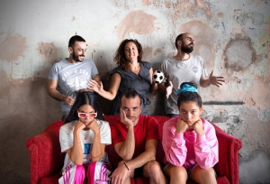 "&Epsilon;ί&mu;&alpha;&sigma;&tau;&epsilon; &Pi;ά&tau;&sigma;&iota;" &sigma;&epsilon; &sigma;&kappa;&eta;&nu;&omicron;&theta;&epsilon;&sigma;ί&alpha; &Beta;&alpha;&sigma;ί&lambda;&eta; &Kappa;&omicron;&upsilon;&kappa;&alpha;&lambda;ά&nu;&iota; &sigma;&tau;&omicron; &Sigma;ύ&gamma;&chi;&rho;&omicron;&nu;&omicron; &Theta;έ&alpha;&tau;&rho;&omicron;