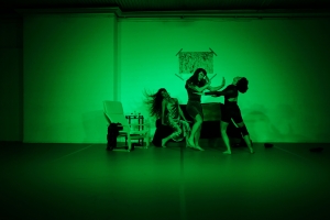 &Pi;&alpha;&rho;ά&sigma;&tau;&alpha;&sigma;&eta; &chi;&omicron;&rho;&omicron;ύ La Soir&eacute;e &alpha;&pi;ό &tau;&eta;&nu; &omicron;&mu;ά&delta;&alpha;e Collective Spine