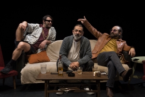 &Tau;ά&omicron;: &tau;&epsilon;&lambda;&epsilon;&upsilon;&tau;&alpha;ί&epsilon;&sigmaf; &pi;&alpha;&rho;&alpha;&sigma;&tau;ά&sigma;&epsilon;&iota;&sigmaf; &omega;&sigmaf; 3/3.