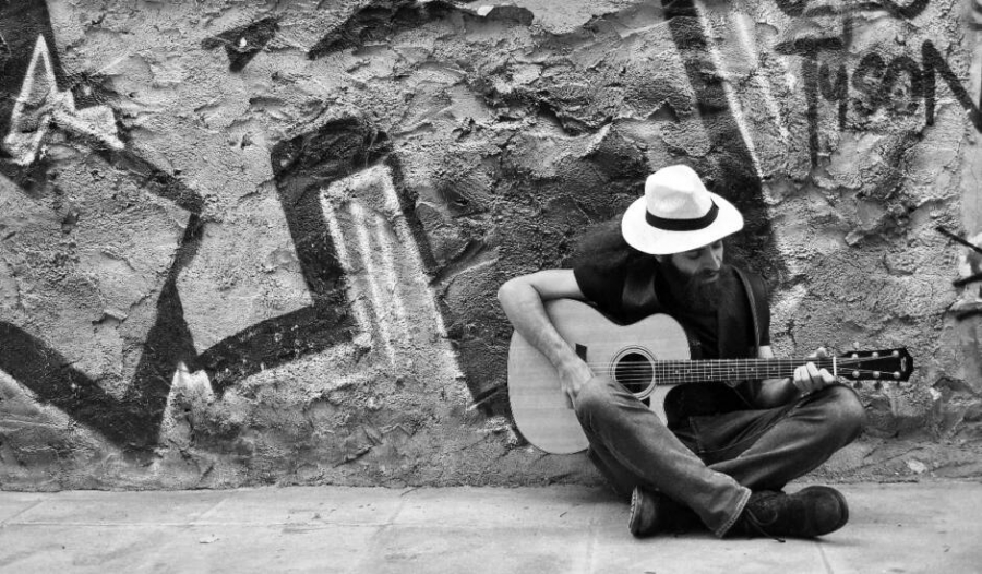 &Epsilon;ί&delta;&alpha;&mu;&epsilon;: &laquo;&Nu;&iota;&kappa;ό&lambda;&alpha;&sigmaf; Ά&sigma;&iota;&mu;&omicron;&sigmaf;: &Epsilon;&gamma;ώ &mu;&epsilon; &tau;&iota;&sigmaf; &iota;&delta;έ&epsilon;&sigmaf; &mu;&omicron;&upsilon;&hellip;&raquo; &sigma;&tau;&omicron; &Theta;έ&alpha;&tau;&rho;&omicron; 2510