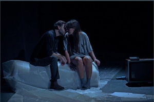 &Epsilon;ί&delta;&alpha;&mu;&epsilon; "&Tau;&omicron; &sigma;ύ&nu;&delta;&rho;&omicron;&mu;&omicron; &tau;&eta;&sigmaf; ά&delta;&epsilon;&iota;&alpha;&sigmaf; &phi;&omega;&lambda;&iota;ά&sigmaf;'' &sigma;&tau;&omicron; &theta;έ&alpha;&tau;&rho;&omicron; olvio