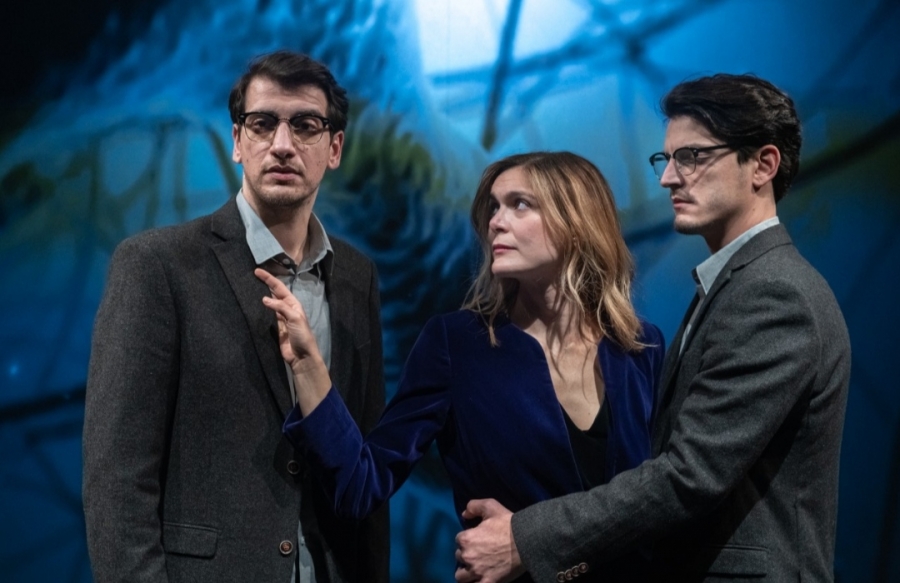 ON EGO &sigma;&tau;&omicron; &Alpha;&pi;ό &Mu;&eta;&chi;&alpha;&nu;ή&sigmaf; &theta;έ&alpha;&tau;&rho;&omicron;